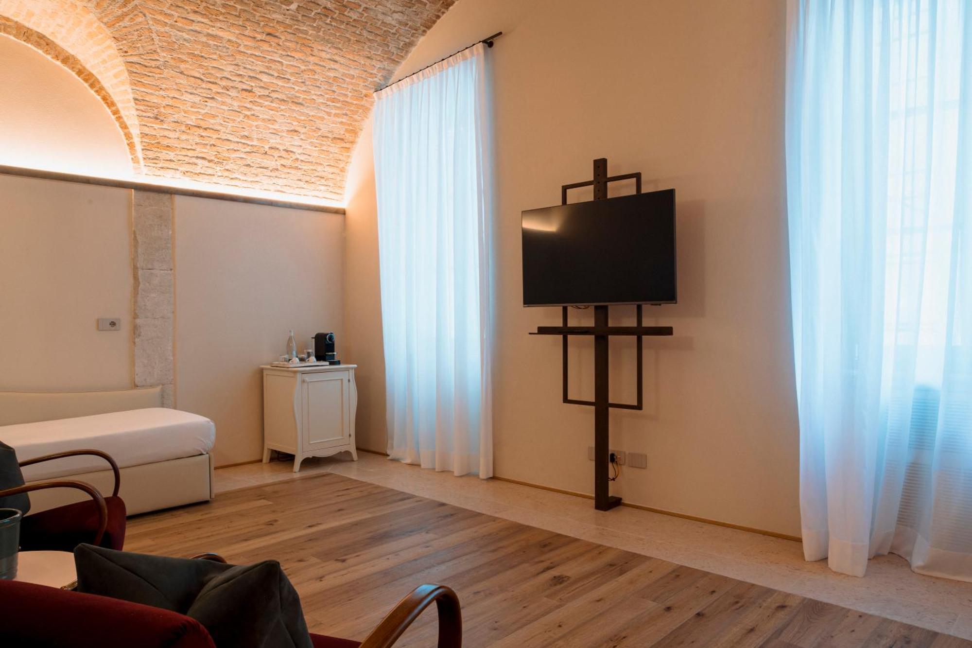 Pavillon Suite & Apartments Peschiera del Garda Eksteriør bilde